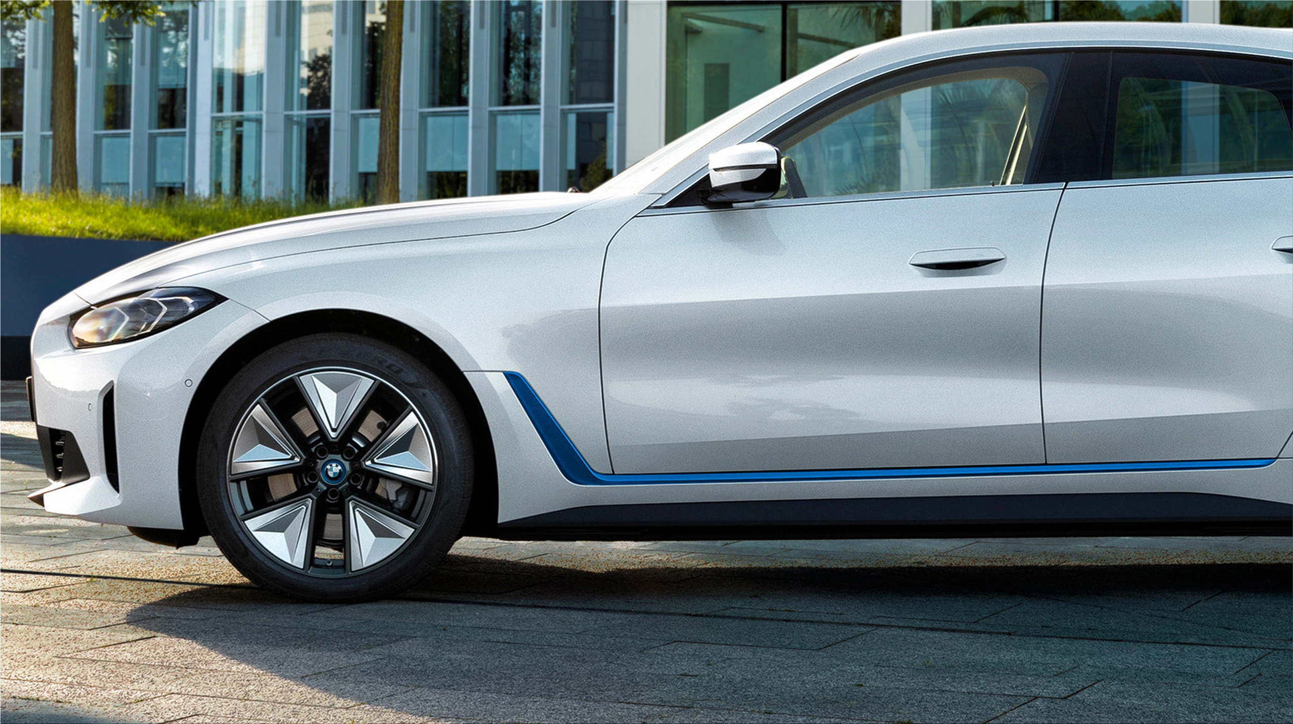 BMW i4 eDrive35 with a range of up to 478 km from $68,000  EV Stories